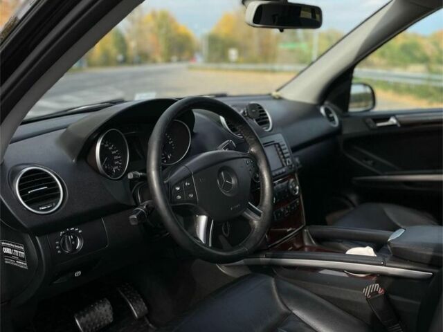 Черный Мерседес 280, объемом двигателя 3 л и пробегом 306 тыс. км за 11500 $, фото 10 на Automoto.ua