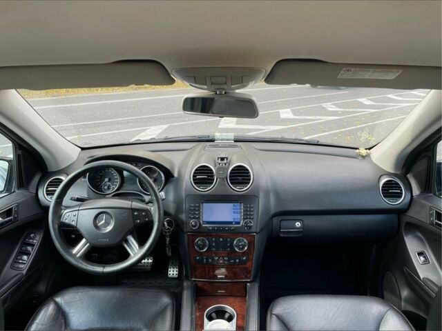 Черный Мерседес 280, объемом двигателя 3 л и пробегом 306 тыс. км за 11500 $, фото 11 на Automoto.ua