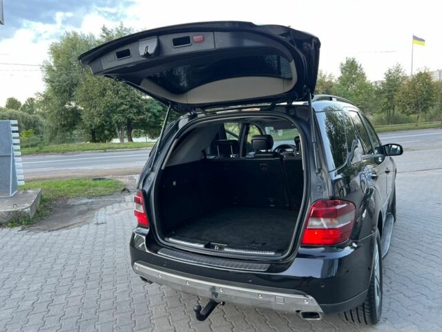 Черный Мерседес 280, объемом двигателя 3 л и пробегом 260 тыс. км за 6700 $, фото 14 на Automoto.ua
