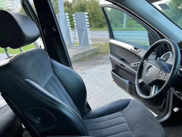 Черный Мерседес 280, объемом двигателя 3 л и пробегом 260 тыс. км за 6700 $, фото 4 на Automoto.ua