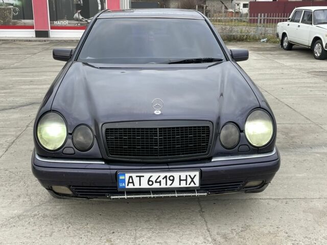 Фиолетовый Мерседес 280, объемом двигателя 2.8 л и пробегом 400 тыс. км за 2800 $, фото 2 на Automoto.ua