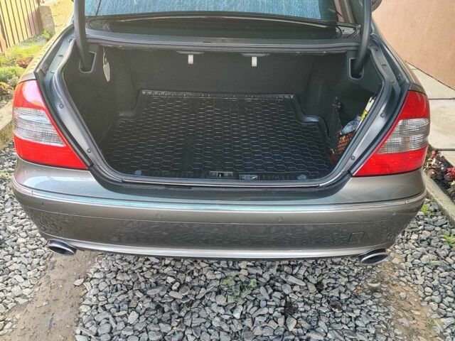 Коричневий Мерседес 280, об'ємом двигуна 3 л та пробігом 288 тис. км за 13000 $, фото 3 на Automoto.ua