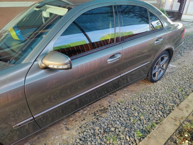 Коричневий Мерседес 280, об'ємом двигуна 3 л та пробігом 288 тис. км за 13000 $, фото 1 на Automoto.ua