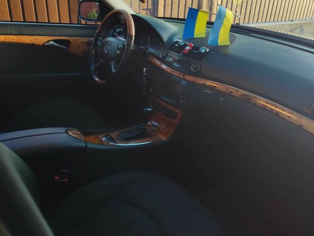 Коричневий Мерседес 280, об'ємом двигуна 3 л та пробігом 288 тис. км за 13000 $, фото 4 на Automoto.ua