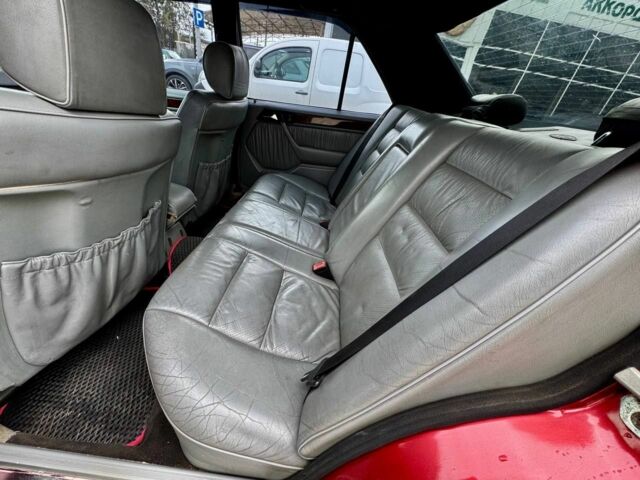 Красный Мерседес 280, объемом двигателя 2.8 л и пробегом 402 тыс. км за 3442 $, фото 1 на Automoto.ua