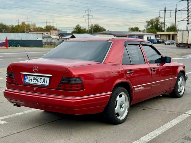 Красный Мерседес 280, объемом двигателя 2.8 л и пробегом 402 тыс. км за 3442 $, фото 7 на Automoto.ua