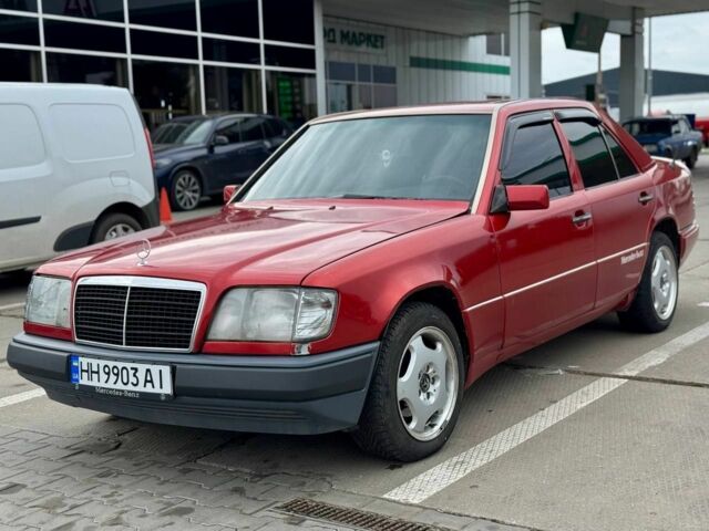 Красный Мерседес 280, объемом двигателя 2.8 л и пробегом 402 тыс. км за 3442 $, фото 6 на Automoto.ua