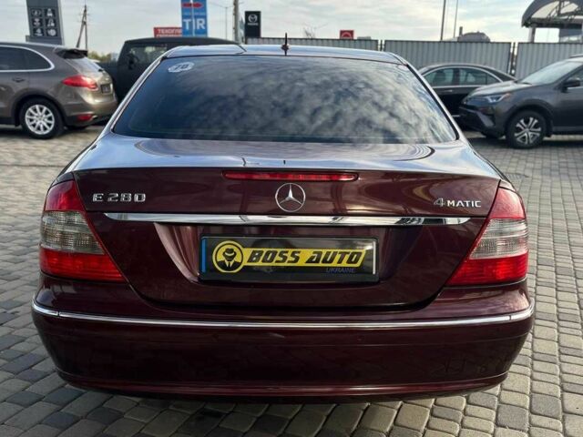 Красный Мерседес 280, объемом двигателя 3 л и пробегом 405 тыс. км за 7500 $, фото 5 на Automoto.ua