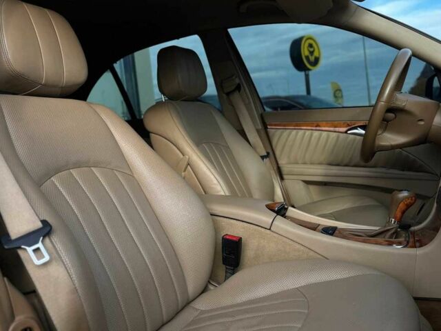 Красный Мерседес 280, объемом двигателя 3 л и пробегом 405 тыс. км за 7500 $, фото 15 на Automoto.ua