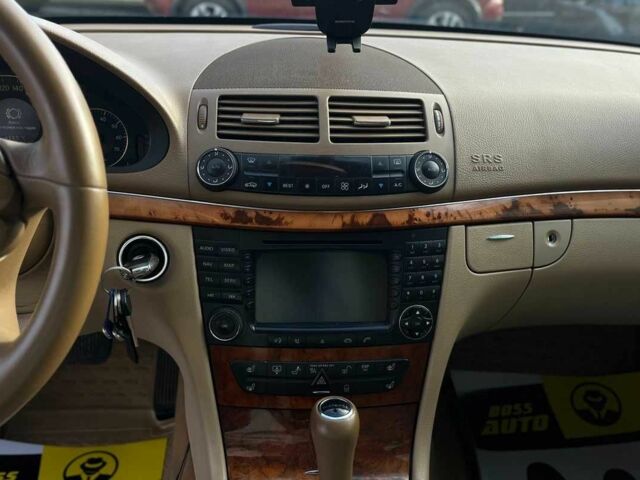 Красный Мерседес 280, объемом двигателя 3 л и пробегом 405 тыс. км за 7500 $, фото 11 на Automoto.ua