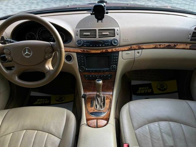 Красный Мерседес 280, объемом двигателя 3 л и пробегом 405 тыс. км за 7500 $, фото 8 на Automoto.ua