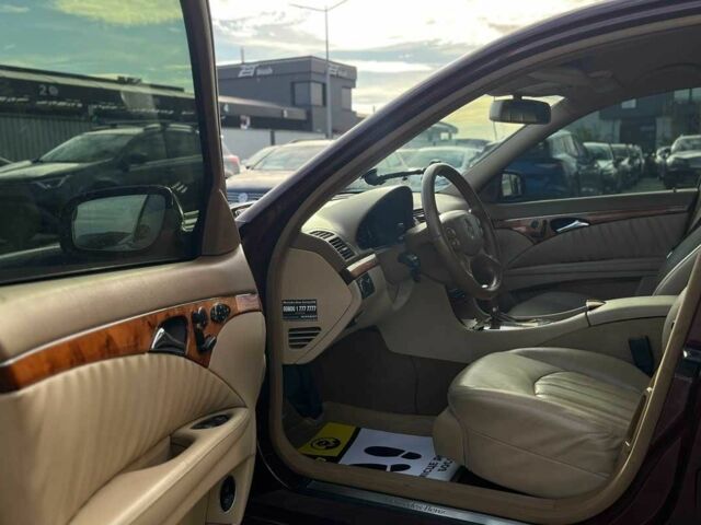 Красный Мерседес 280, объемом двигателя 3 л и пробегом 405 тыс. км за 7500 $, фото 19 на Automoto.ua