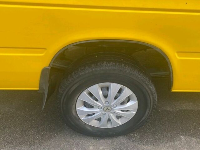 Жовтий Мерседес 280, об'ємом двигуна 2.7 л та пробігом 600 тис. км за 11000 $, фото 2 на Automoto.ua