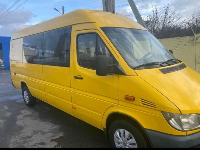 Жовтий Мерседес 280, об'ємом двигуна 2.7 л та пробігом 600 тис. км за 11000 $, фото 1 на Automoto.ua