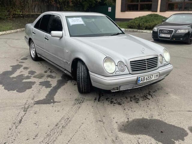 Сірий Мерседес 280, об'ємом двигуна 2.8 л та пробігом 1 тис. км за 2950 $, фото 1 на Automoto.ua