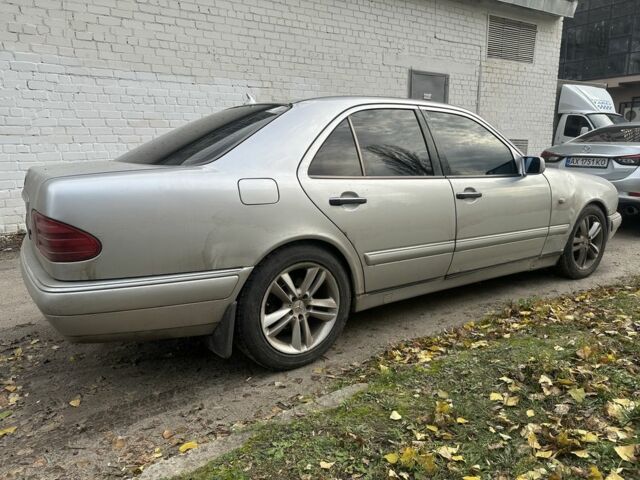 Серый Мерседес 280, объемом двигателя 2.8 л и пробегом 300 тыс. км за 1700 $, фото 2 на Automoto.ua