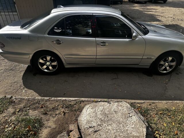 Сірий Мерседес 280, об'ємом двигуна 2.8 л та пробігом 1 тис. км за 3950 $, фото 3 на Automoto.ua