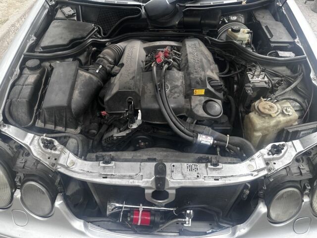 Сірий Мерседес 280, об'ємом двигуна 2.8 л та пробігом 1 тис. км за 3950 $, фото 9 на Automoto.ua