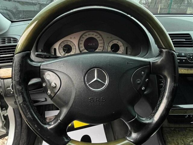 Серый Мерседес 280, объемом двигателя 3.2 л и пробегом 275 тыс. км за 8700 $, фото 11 на Automoto.ua