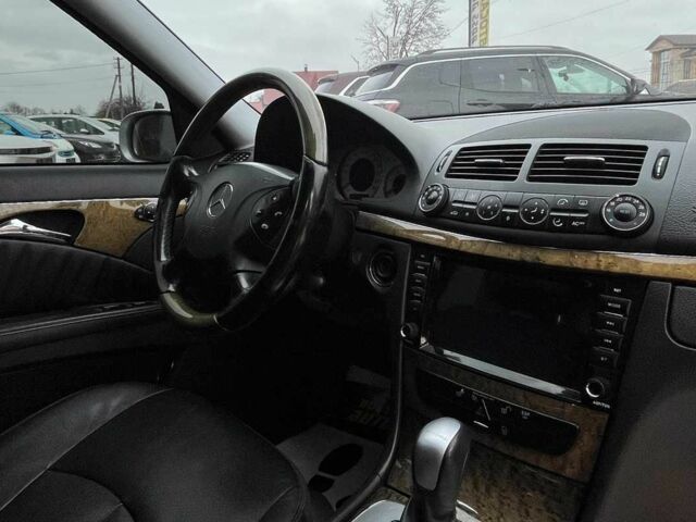 Серый Мерседес 280, объемом двигателя 3.2 л и пробегом 275 тыс. км за 8700 $, фото 19 на Automoto.ua