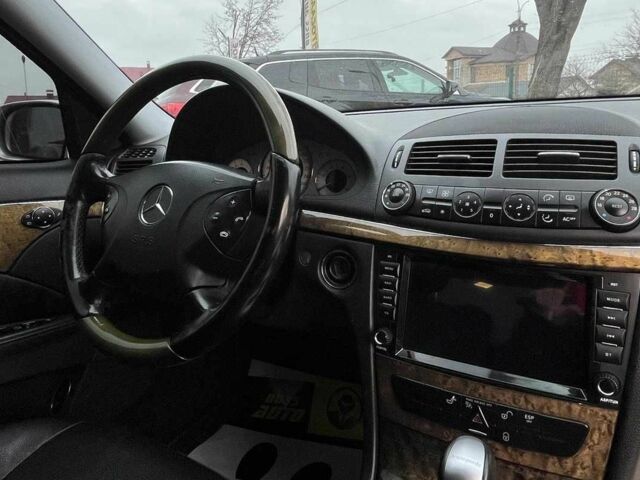 Серый Мерседес 280, объемом двигателя 3.2 л и пробегом 275 тыс. км за 8700 $, фото 18 на Automoto.ua