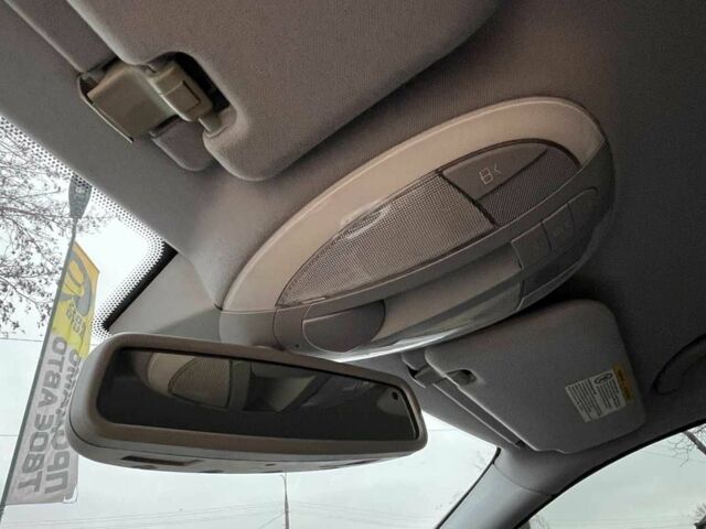 Серый Мерседес 280, объемом двигателя 3.2 л и пробегом 275 тыс. км за 8700 $, фото 16 на Automoto.ua