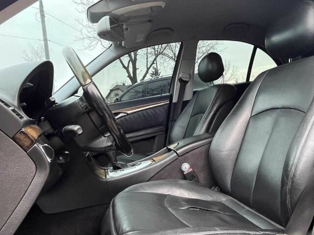 Серый Мерседес 280, объемом двигателя 3.2 л и пробегом 275 тыс. км за 8700 $, фото 9 на Automoto.ua