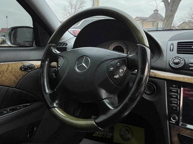 Серый Мерседес 280, объемом двигателя 3.2 л и пробегом 275 тыс. км за 8700 $, фото 17 на Automoto.ua