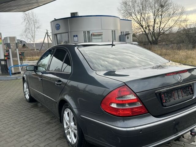 Серый Мерседес 280, объемом двигателя 2.7 л и пробегом 325 тыс. км за 4200 $, фото 7 на Automoto.ua