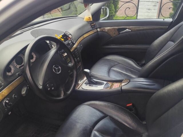 Сірий Мерседес 280, об'ємом двигуна 3 л та пробігом 433 тис. км за 8300 $, фото 5 на Automoto.ua