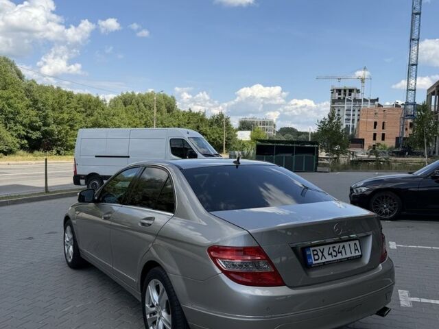 Серый Мерседес 280, объемом двигателя 2.8 л и пробегом 197 тыс. км за 7199 $, фото 2 на Automoto.ua