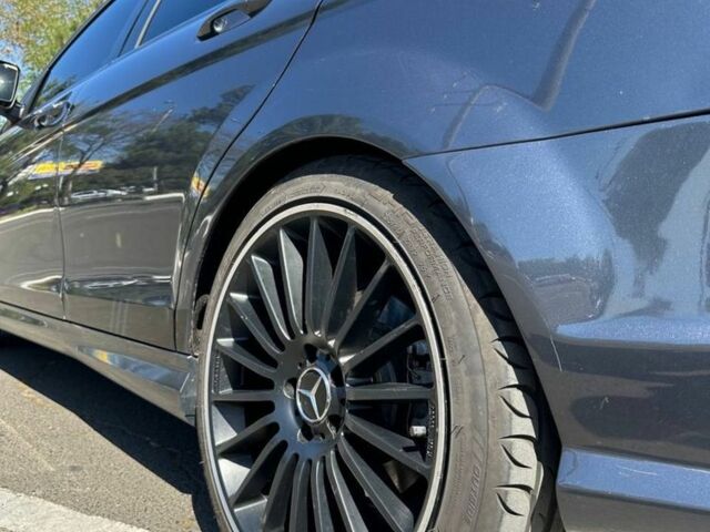 Серый Мерседес 280, объемом двигателя 3 л и пробегом 198 тыс. км за 8600 $, фото 3 на Automoto.ua