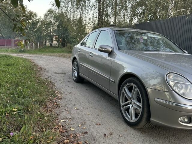 Серый Мерседес 280, объемом двигателя 3 л и пробегом 324 тыс. км за 4120 $, фото 2 на Automoto.ua