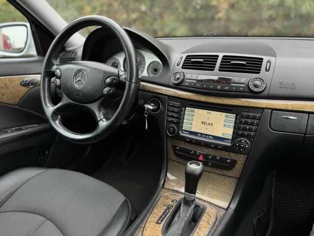 Сірий Мерседес 280, об'ємом двигуна 3 л та пробігом 351 тис. км за 8990 $, фото 16 на Automoto.ua