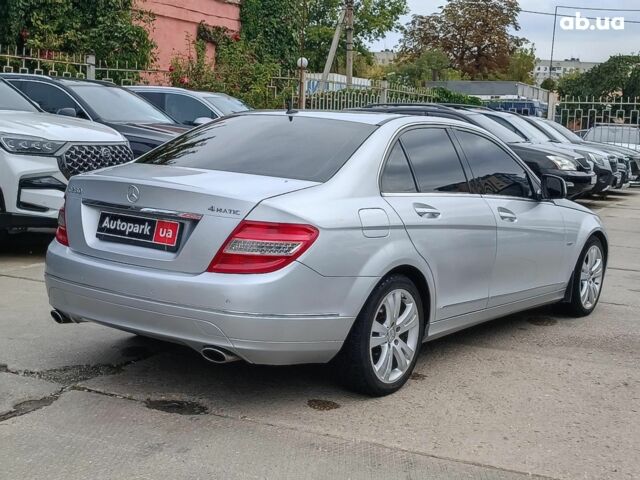 Сірий Мерседес 280, об'ємом двигуна 3 л та пробігом 305 тис. км за 8690 $, фото 7 на Automoto.ua