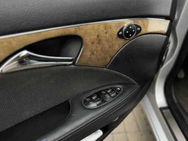 Сірий Мерседес 280, об'ємом двигуна 3 л та пробігом 351 тис. км за 8990 $, фото 11 на Automoto.ua