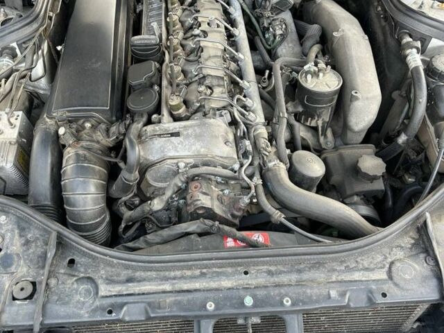 Серый Мерседес 280, объемом двигателя 3.2 л и пробегом 350 тыс. км за 2700 $, фото 7 на Automoto.ua