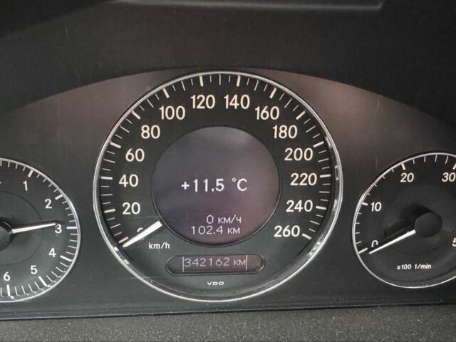 Серый Мерседес 280, объемом двигателя 3 л и пробегом 342 тыс. км за 3200 $, фото 10 на Automoto.ua