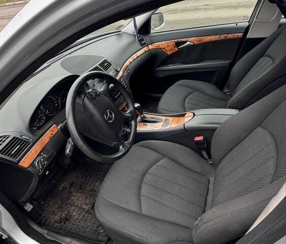 Серый Мерседес 280, объемом двигателя 3 л и пробегом 342 тыс. км за 3200 $, фото 11 на Automoto.ua