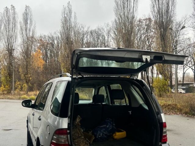 Серый Мерседес 280, объемом двигателя 0 л и пробегом 257 тыс. км за 3250 $, фото 5 на Automoto.ua