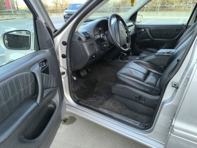 Сірий Мерседес 280, об'ємом двигуна 2.7 л та пробігом 290 тис. км за 4751 $, фото 6 на Automoto.ua