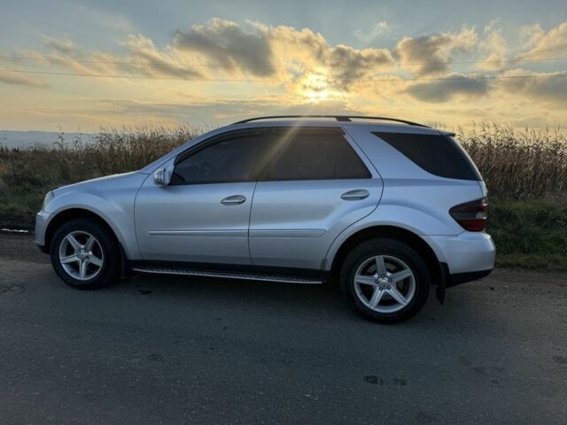 Серый Мерседес 280, объемом двигателя 3 л и пробегом 220 тыс. км за 13500 $, фото 2 на Automoto.ua