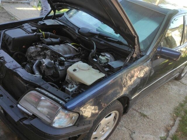 Синій Мерседес 280, об'ємом двигуна 0 л та пробігом 330 тис. км за 1200 $, фото 2 на Automoto.ua