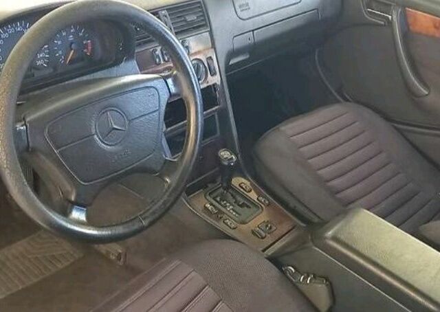 Синій Мерседес 280, об'ємом двигуна 0 л та пробігом 330 тис. км за 1200 $, фото 8 на Automoto.ua