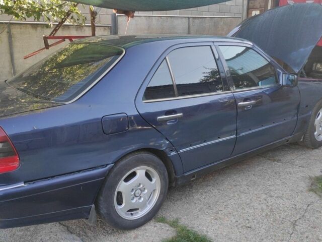 Синій Мерседес 280, об'ємом двигуна 0 л та пробігом 330 тис. км за 1200 $, фото 5 на Automoto.ua