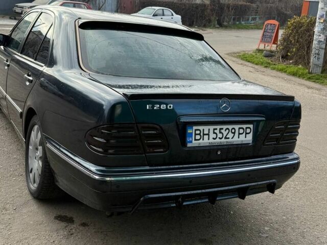 Синій Мерседес 280, об'ємом двигуна 2.8 л та пробігом 300 тис. км за 4200 $, фото 6 на Automoto.ua