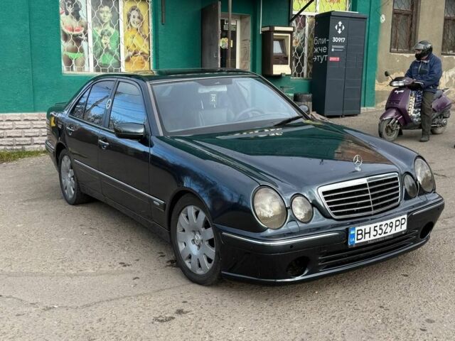 Синій Мерседес 280, об'ємом двигуна 2.8 л та пробігом 300 тис. км за 4200 $, фото 1 на Automoto.ua