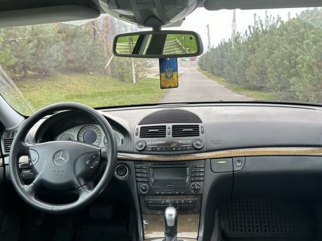 Синий Мерседес 280, объемом двигателя 2.7 л и пробегом 321 тыс. км за 3699 $, фото 3 на Automoto.ua