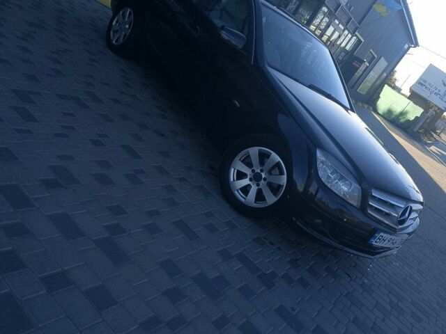 Синій Мерседес 280, об'ємом двигуна 1.6 л та пробігом 230 тис. км за 9300 $, фото 2 на Automoto.ua