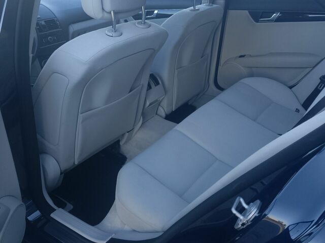 Синій Мерседес 280, об'ємом двигуна 1.6 л та пробігом 230 тис. км за 9300 $, фото 5 на Automoto.ua